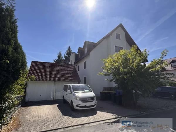 Immobilie in Speichersdorf - Charmante 3-Zimmer-Wohnung mit Balkon in Speichersdorf - Bild 1
