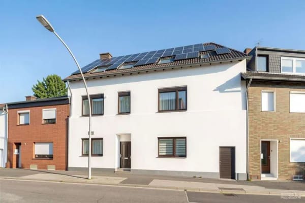 Immobilie in Frechen - Flexibel nutzbares Haus: Mehrgenerationenwohnen, Wohnen & Arbeiten oder Wohnen & Vermieten - Bild 1