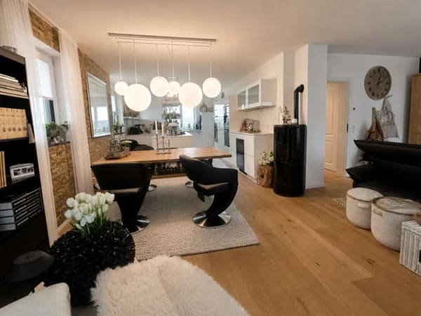 Immobilie in Hebertsfelden - Einziehen statt bauen: 180 m² Premium-Doppelhaushälfte mit PV, Klima und Doppelgarage - Bild 0