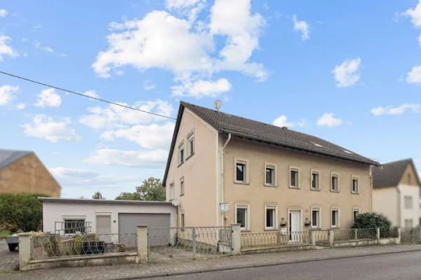 Immobilie in Birlenbach - Charmantes Wohnhaus mit großem Grundstück und vielseitigem Entwicklungspotenzial in Birlenbach - Bild 2