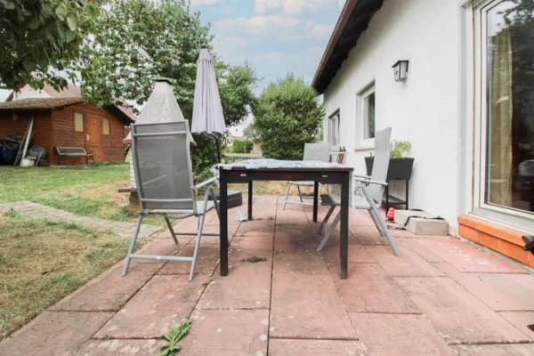 Immobilie in Denkingen - Einfamilienhaus mit Einliegerwohnung, großem Garten und zahlreichen Stellplätzen - Bild 3