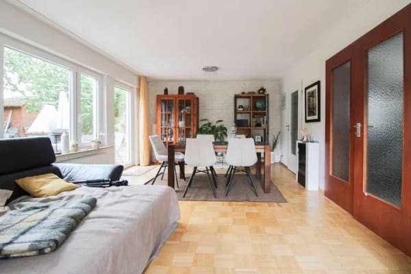 Immobilie in Denkingen - Einfamilienhaus mit Einliegerwohnung, großem Garten und zahlreichen Stellplätzen - Bild 4