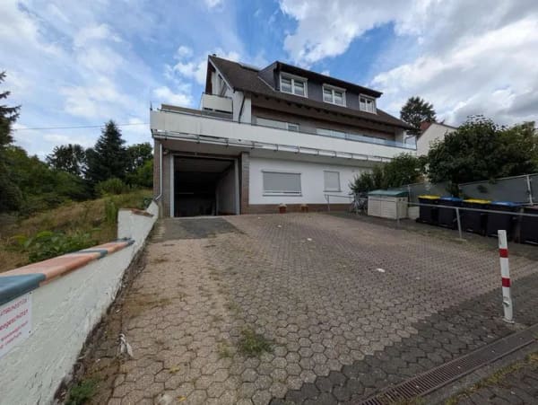 Immobilie in Bendorf - Sofort bezugsfrei: 102m²-Wohnung (3,5 Zimmer) mit Garten, 4 Stellplätze (Doppelgarage inkl. Grube) - Bild 1