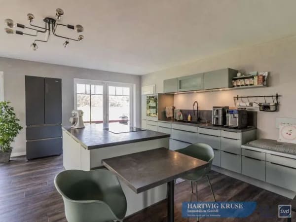 Immobilie in Hechthausen - Modernes Einfamilienhaus mit viel Platz auf weitläufigem Grundstück sucht neuen Eigentümer - Bild 2
