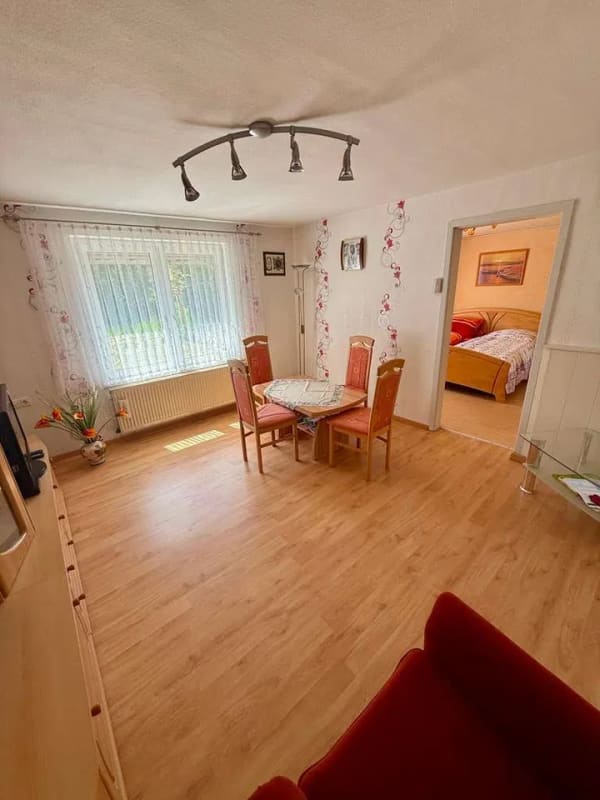 Immobilie in Osterwieck - Freistehendes Einfamilienhaus mit Ausbaupotenzial, großem Grundstück und sonniger Südausrichtung - Bild 3