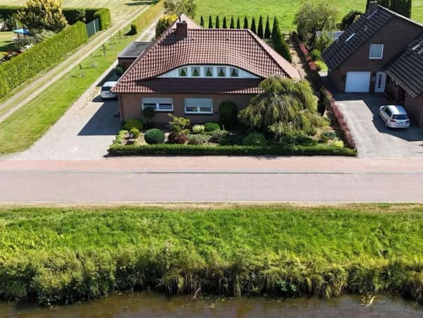 Immobilie in Uplengen - Immobilie in begehrter Kanallage - Bild 1