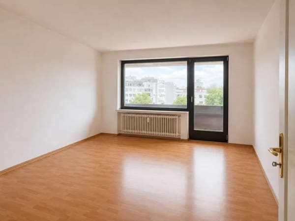 Immobilie in Aichach - Freundliche, helle 3-ZKB mit Einbauküche und Balkon in Aichach! - Bild 1