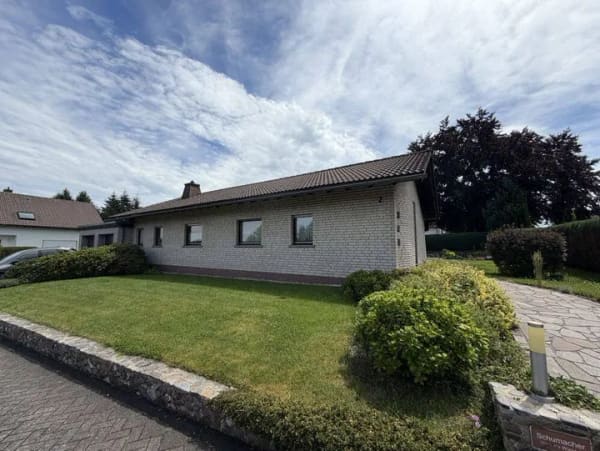 Immobilie in Alpenrod - Verklinkerter Bungalow mit großem Garten und Sauna in Alpenrod - Bild 1