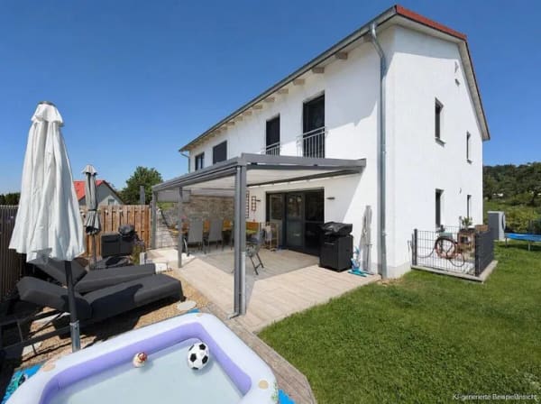 Immobilie in Wiesent - In Kürze beziehbar! Exklusive Doppelhaushälfte mit viel Platz zum Wohlfühlen! - Bild 0