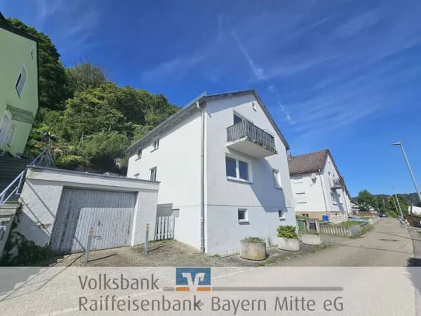 Immobilie in Eichstätt - Zweifamilienhaus in ruhiger Wohnlage von Eichstätt - ideal für Kapitalanleger - Bild 0