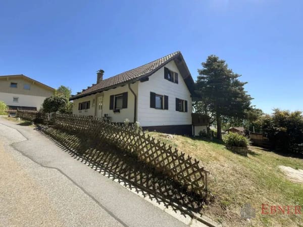 Immobilie in Böbrach - Wohnhaus in unverbaubarer Aussichtslage Nähe Bodenmais - Bild 1