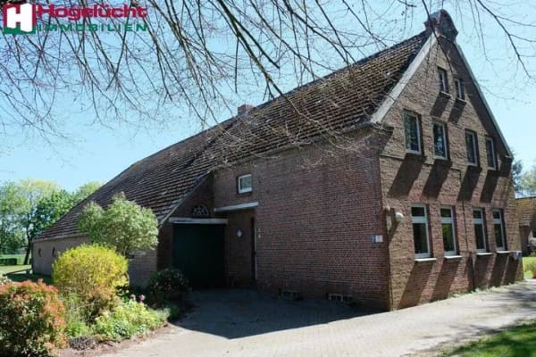 Immobilie in Aurich - Ein charakterstarker Gulfhof sowie ein separates Einfamilienhaus und ein Nebengebäude/Stall - Bild 0