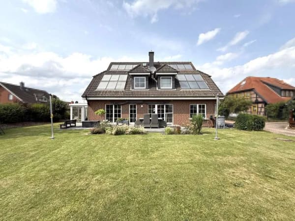 Immobilie in Hohenhameln - Großzügiges Einfamilienhaus mit Wintergarten - Bild 0