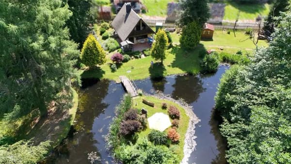 Immobilie in Ehrenfriedersdorf - Traumhaftes Gartengrundstück mit großem Teich & 2 massiven,  schönen Bungalows in Ehrenfriedersdorf - Bild 0