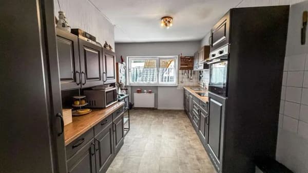 Immobilie in Hemsbach -     Wohnen am Wiesensee – Dreifamilienhaus mit Garten, Balkonen & viel Platz - Bild 1