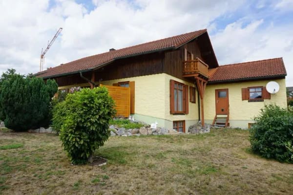 Immobilie in Walderbach - Gemütliches Zuhause – Einfamilienhaus mit  Einliegerwohnung, Kachelofen & schönem Garten!!! - Bild 3