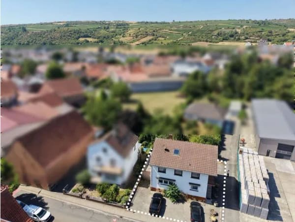 Immobilie in Grünstadt - Asselheim - Flexibles Ein- oder Zweifamilienhaus mit viel Platz , Garage und Werkstatt - Bild 0