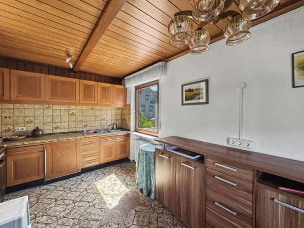 Immobilie in Grünstadt - Asselheim - Flexibles Ein- oder Zweifamilienhaus mit viel Platz , Garage und Werkstatt - Bild 4