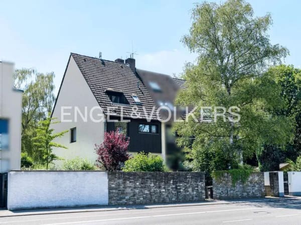 Immobilie in Bad Homburg vor der Höhe - Großzügiges Reihenendhaus mit großem Potenzial in Top Lage - Bild 1