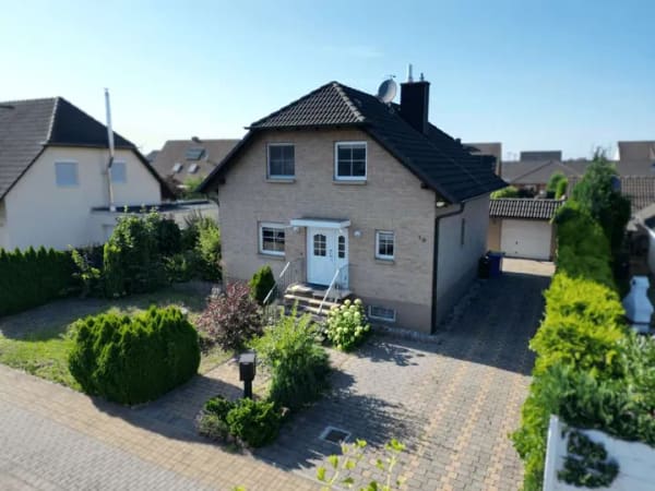 Immobilie in Wolmirstedt - 🏡 Bestlage Wolmirstedt – Stilvolles Einfamilienhaus mit modernem Klinkerkleid - Bild 2