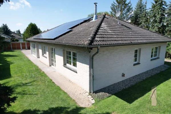 Immobilie in Burg (Dithmarschen) - Exklusives Traumgrundstück in ruhiger Lage – zwei Wohneinheiten, Gästehaus & viel Raum für Ideen - Bild 1