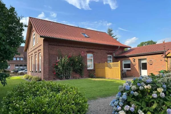 Immobilie in Brake - Charmantes Haus zum Sanieren in Brake Golzwarden - Bild 0