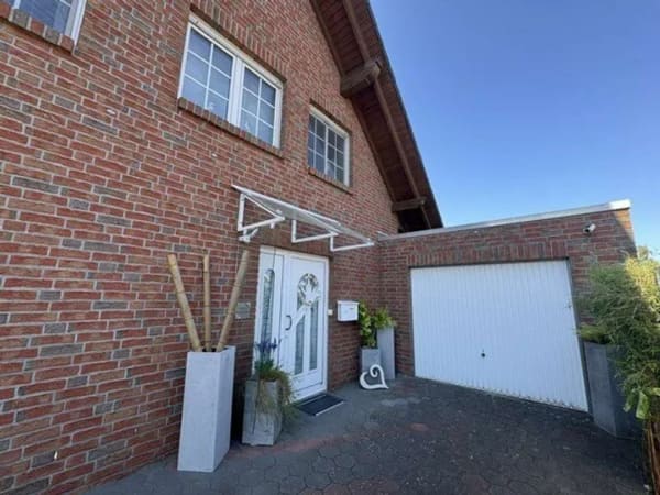 Immobilie in Wahrenholz - TOP ! Moderne DHH mit offener Küche ++ Garage ++ 2 Terrassen ++ herrlich angelegter Garten ! - Bild 3