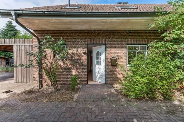 Immobilie in Klein Bennebek - Raum für Ihre Wohnideen - Großzügige Doppelhaushälfte mit Wintergarten & 710 m² Grundstück - Bild 1