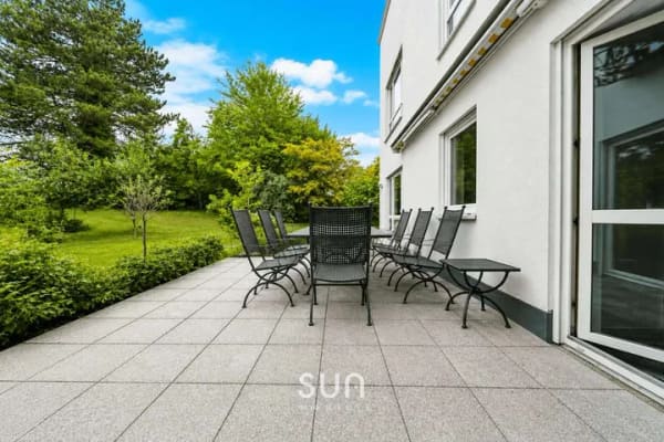 Immobilie in Wehrheim - TRAUMHAFTES ARCHITEKTENHAUS IN ERSTER FELDRANDLAGE – 409 m² Wohnen & Arbeiten im Grünen - Bild 1