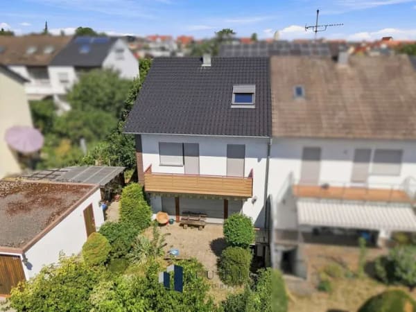 Immobilie in Herrenberg - Wohnen mit Weitblick – Charmante Doppelhaushälfte mit Ausbaupotenzial in Herrenberg-Affstätt - Bild 0