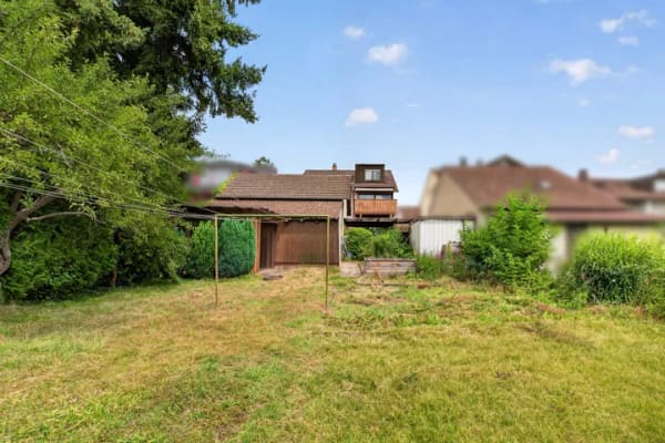 Immobilie in Remchingen - Zweifamilienhaus mit großem Garten, schönem Ausblick und viel Potenzial - Bild 2