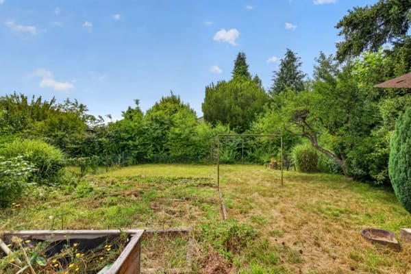 Immobilie in Remchingen - Zweifamilienhaus mit großem Garten, schönem Ausblick und viel Potenzial - Bild 3