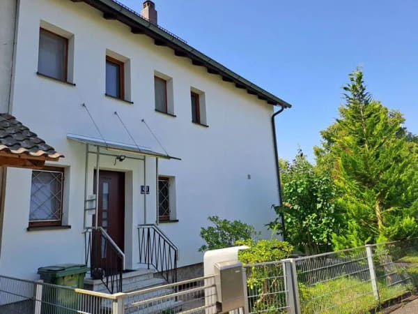 Immobilie in Spardorf - Doppelhaushälfte mit Garten und 2 Garagen und 1 Carport - Bild 0