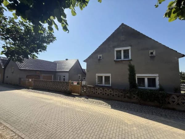 Immobilie in Hohenleipisch - Großzügiges Grundstück mit Einfamilienhaus, ausgebautem Nebengebäude und Garage - Bild 2