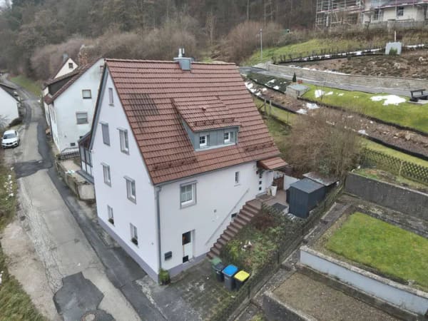 Immobilie in Egloffstein - Bringen Sie ihre Koffer gleich mit - Bild 3