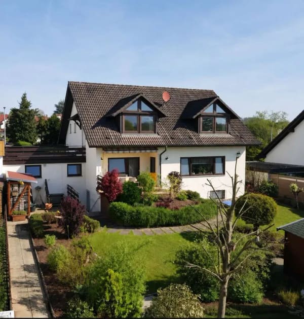 Immobilie in Hardthausen am Kocher - Einfamilienhaus mit 2 Wohnebenen  in Hardthausen – 344 m² WFL/NFL,  585 m² Grundstück & Doppelgarage - Bild 0