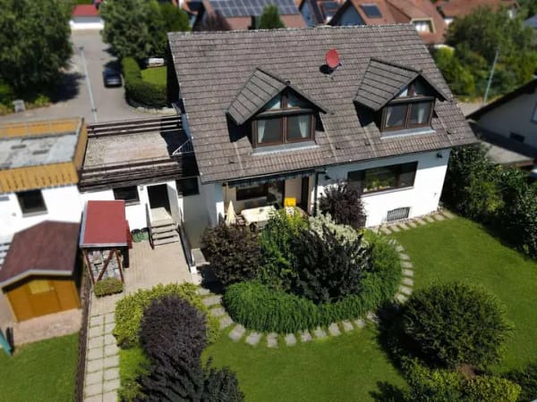 Immobilie in Hardthausen am Kocher - Einfamilienhaus mit 2 Wohnebenen  in Hardthausen – 344 m² WFL/NFL,  585 m² Grundstück & Doppelgarage - Bild 1