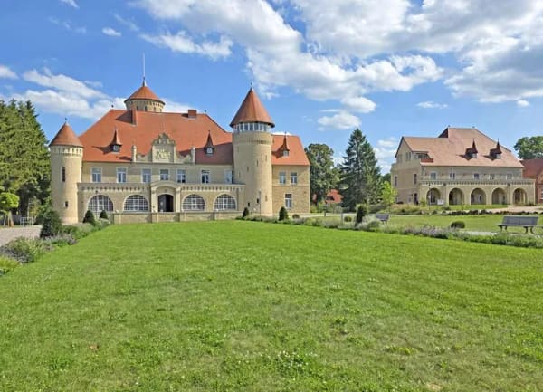 Immobilie in Stolpe auf Usedom - Leben und Investieren im Herzen von Stolpe: Ehemaliges Gästehaus mit Eigentümerwohnung - Bild 2