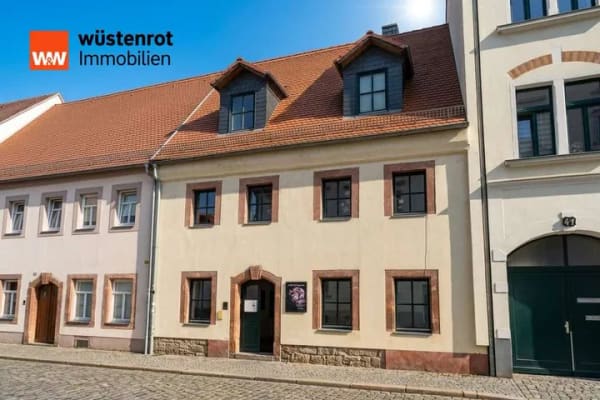 Immobilie in Grimma - Wohnen im Herzen von Grimma: Historisches Reihenhaus mit Einliegerwohnung & Innenhof - Bild 0