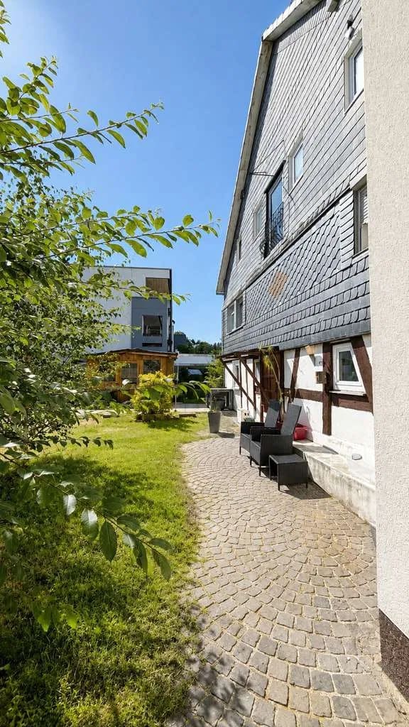 Immobilie in Kreuztal - Charmante Doppelhaushälfte in Kreuztal: Ideal für Familien & Anleger - Bild 3