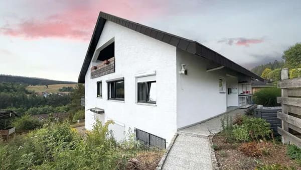Immobilie in Unterkirnach - Attraktive 3½-Zimmer-Eigentumswohnung mit Panoramablick - Bild 0