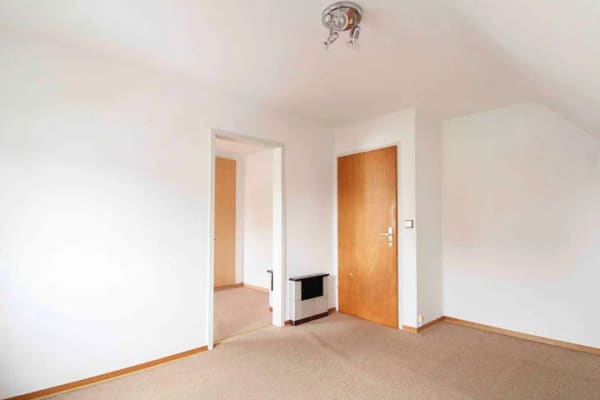 Immobilie in Leingarten - Alleinstehendes EFH mit Garten und Stellplatz, in ruhiger Lage von Leingarten - Bild 4