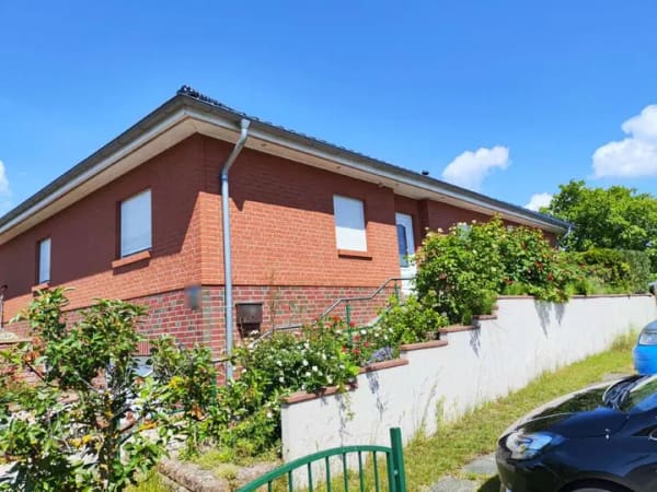 Immobilie in Baabe - Altersgerecher Flachbau mit Keller und Einliegerwohnung im Ostseebad Baabe - Bild 1