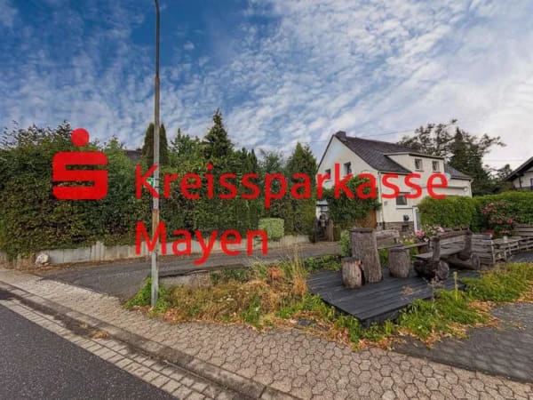 Immobilie in Kirchwald - Gemütliches Einfamilienhaus mit Garten, Terrasse und großzügiger Garage  - Bild 0