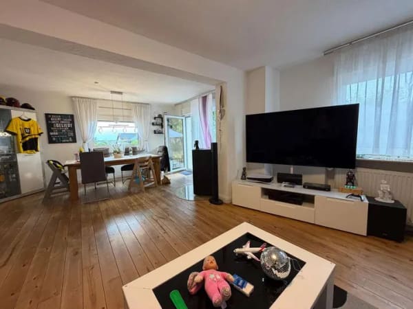 Immobilie in Kirchwald - Gemütliches Einfamilienhaus mit Garten, Terrasse und großzügiger Garage  - Bild 2