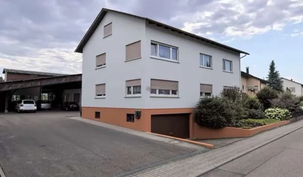 Immobilie in Eppingen - Vielseitig nutzbar: 3- Familienhaus mit Werkstätten und Garten - Bild 0