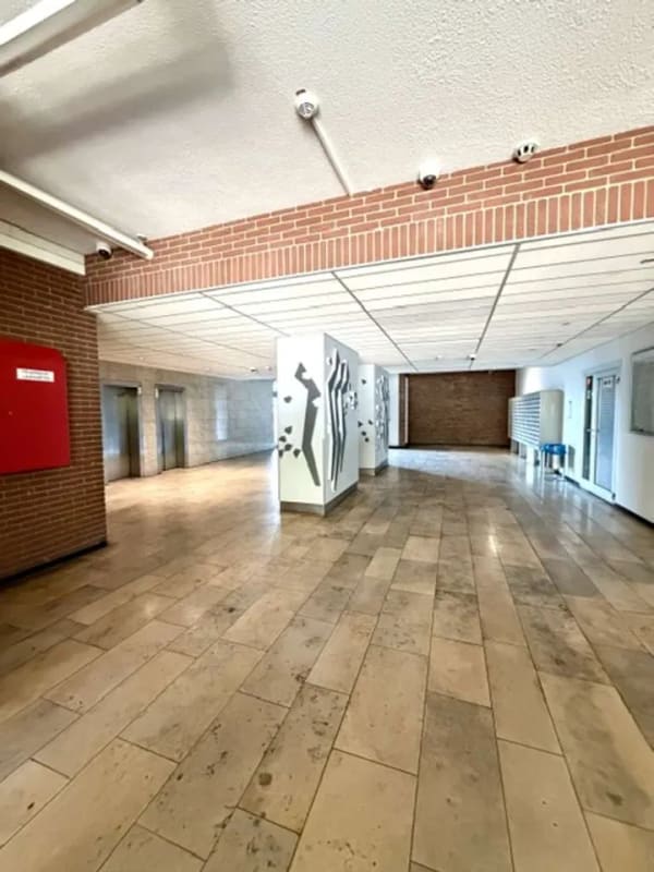 Immobilie in Neuss - Gepflegtes 1-Zimmer-Apartment mit Loggia und Panoramablick – möbliert und kurzfristig verfügbar! - Bild 1