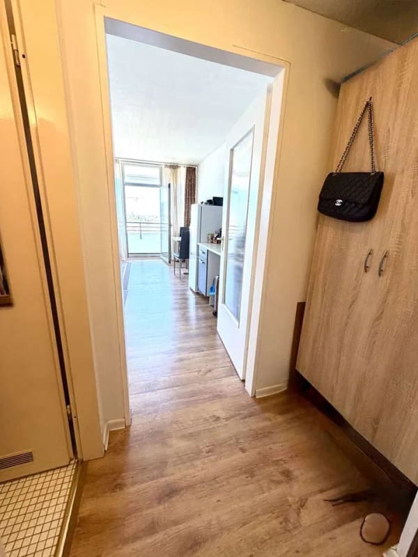 Immobilie in Neuss - Gepflegtes 1-Zimmer-Apartment mit Loggia und Panoramablick – möbliert und kurzfristig verfügbar! - Bild 4