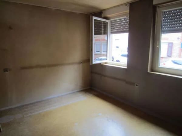 Immobilie in Mühlacker - Mühlacker schöne Altbau Wohung 60qm, leer, mit  Garage u Lager 40qm  - Bild 0