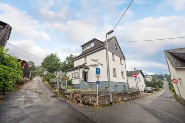 Immobilie in Hilgert - Großzügiges Einfamilienhaus für die große Familie oder Mehrgenerationenwohnen - Bild 0